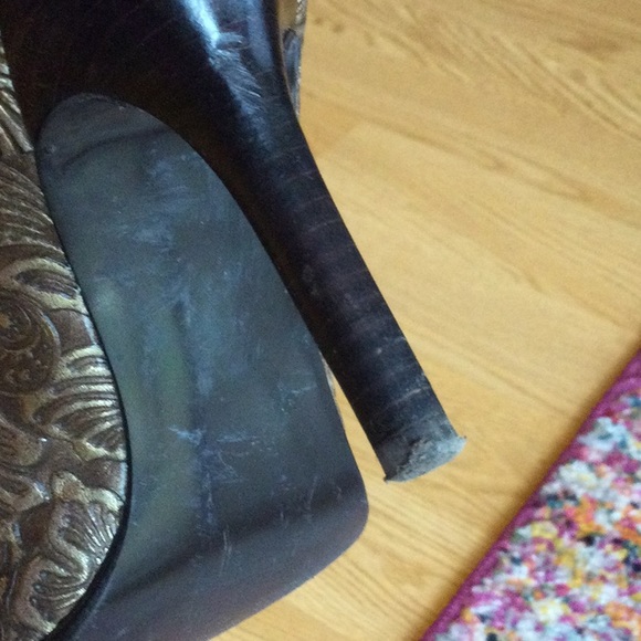 Carlos Romantic leather embossed peep-toe heels 7 - Picture 8 of 9